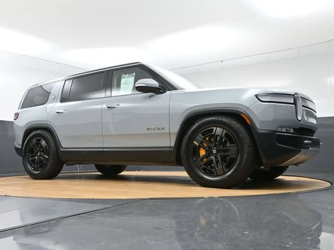 Used 2023 Rivian R1S Adventure AWD/4WD image 48