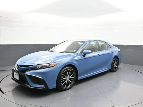 Certified 2024 Toyota Camry SE AWD/4WD image 1