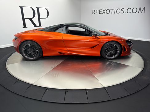 Used 2020 McLaren 720S Spider RWD image 17