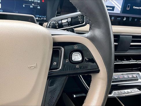 Used 2023 Lincoln Corsair Reserve w/ Equipment Group 202A AWD/4WD image 19
