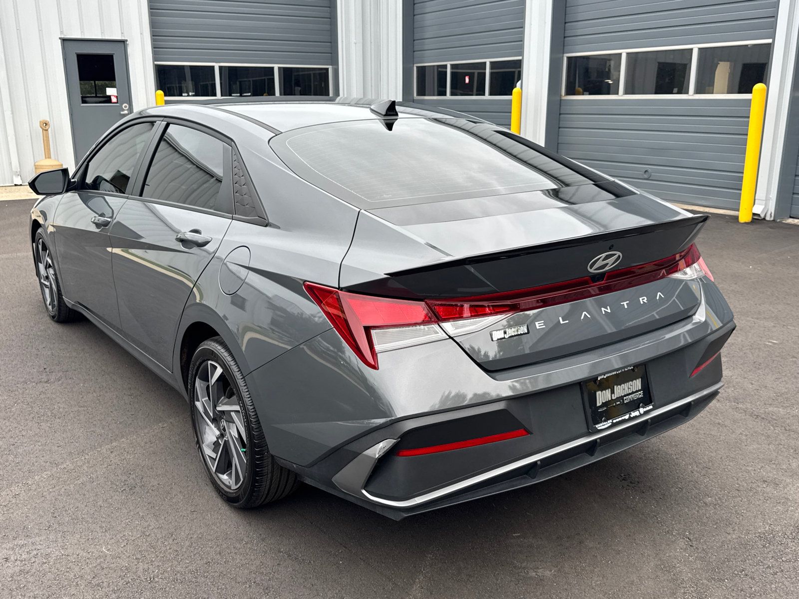 Used 2025 Hyundai Elantra Sport FWD image 7