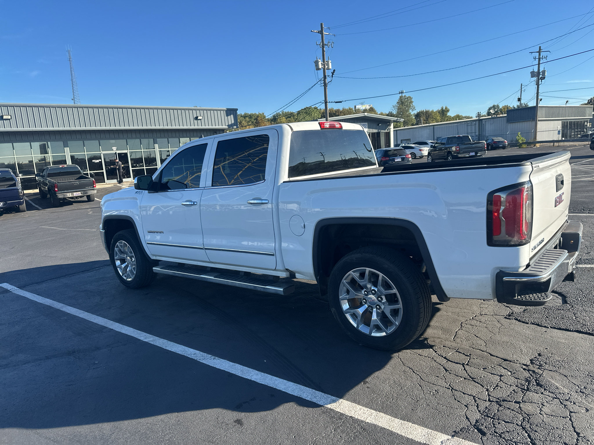 Used 2018 GMC Sierra 1500 SLT w/ SLT Premium Package AWD/4WD image 7