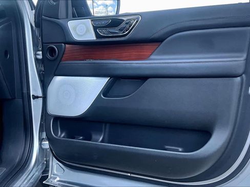 Used 2023 Lincoln Navigator Reserve RWD image 23