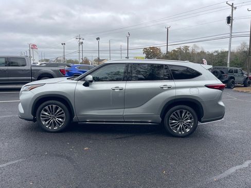 Used 2022 Toyota Highlander Platinum image 13