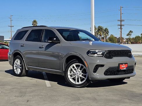 Used 2025 Dodge Durango GT image 3