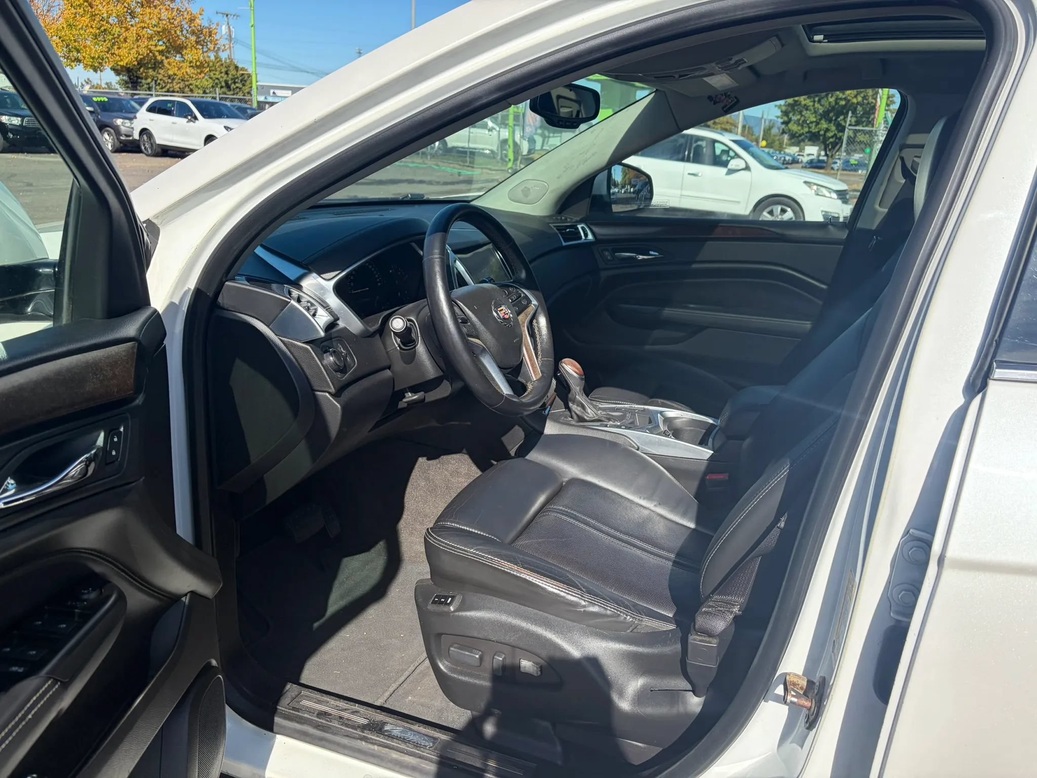 Used 2015 Cadillac SRX Luxury AWD/4WD image 9