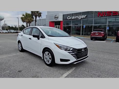 Used 2025 Nissan Versa S w/ Trunk Package image 18