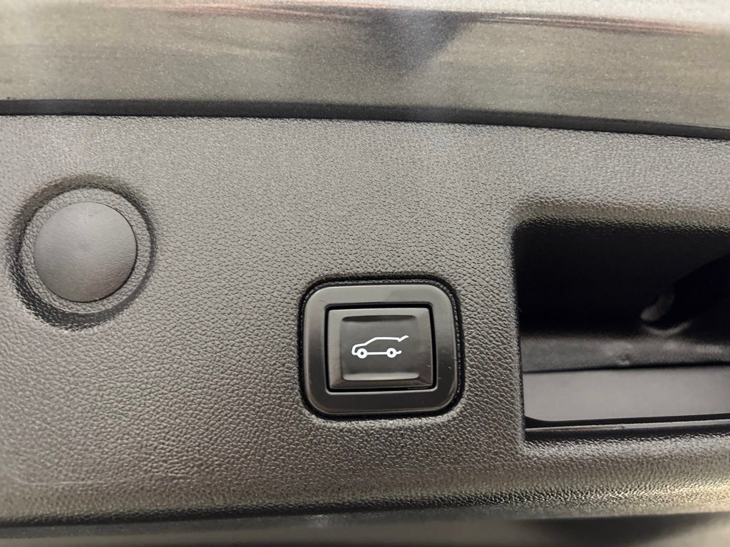 Used 2021 Chevrolet Equinox Premier AWD/4WD image 39