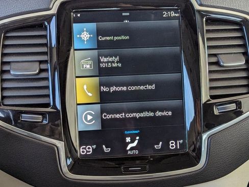 Used 2021 Volvo XC90 T6 Momentum w/ Advanced Package image 27