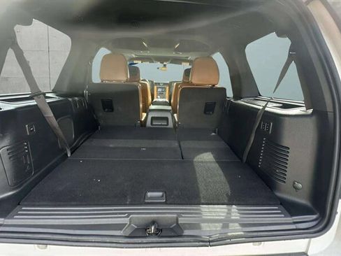Used 2012 Lincoln Navigator 4WD image 27