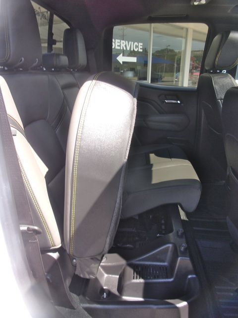Used 2024 Chevrolet Colorado ZR2 w/ ZR2 Convenience Package III AWD/4WD image 33