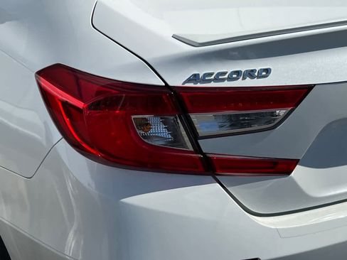 Used 2018 Honda Accord Sport image 20