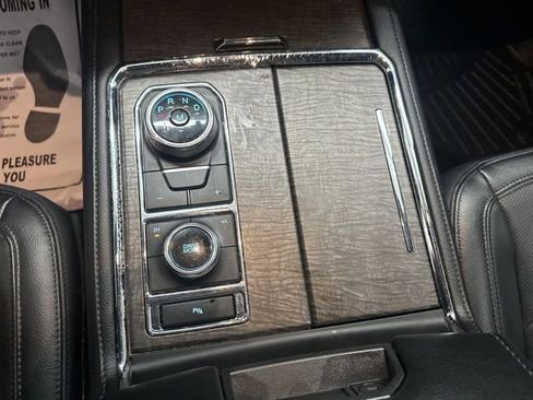 Used 2021 Ford Expedition Limited image 15