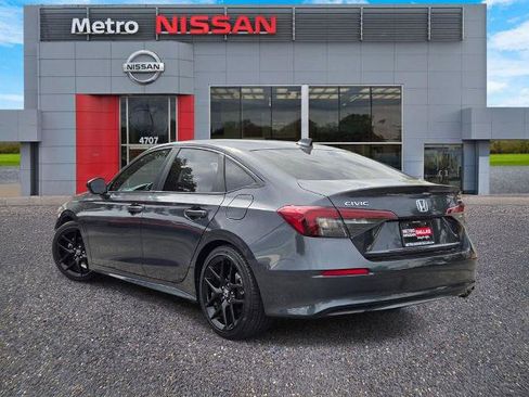 Used 2025 Honda Civic Sport image 4