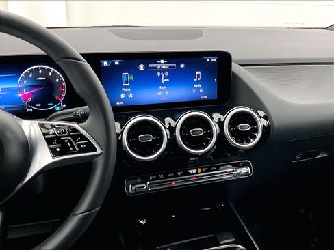Used 2026 Mercedes-Benz GLA 250 image 5
