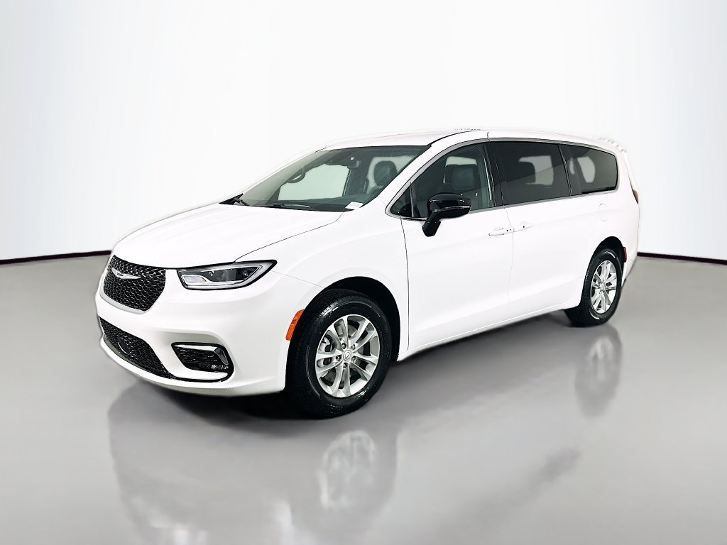 New 2026 Chrysler Pacifica Select AWD/4WD image 3