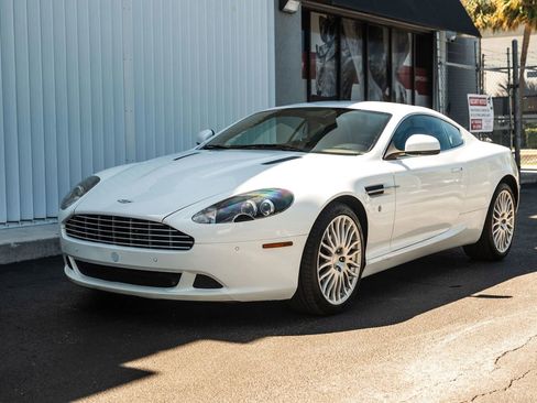 Used 2011 Aston Martin DB9 Coupe RWD image 3