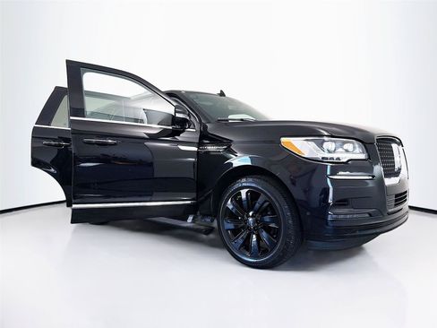 Used 2023 Lincoln Navigator Reserve AWD/4WD image 22