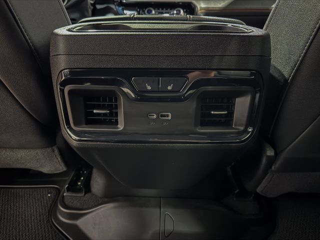 Used 2025 GMC Sierra 3500 AT4 w/ AT4 Premium Plus Package AWD/4WD image 22