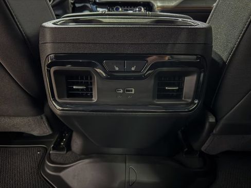 Used 2025 GMC Sierra 3500 AT4 w/ AT4 Premium Plus Package AWD/4WD image 22
