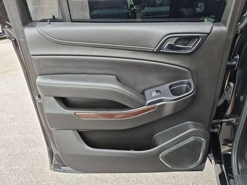 Used 2019 GMC Yukon XL SLT AWD/4WD image 35