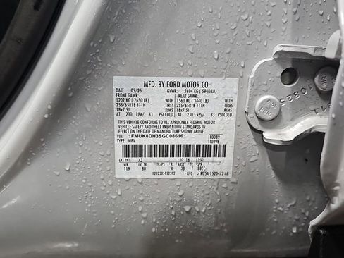 Used 2025 Ford Explorer Active image 30