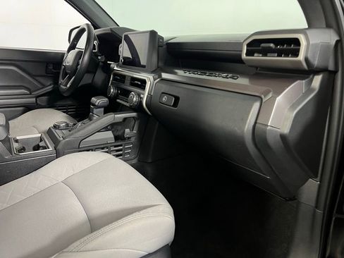 Used 2025 Toyota Tacoma SR5 image 28