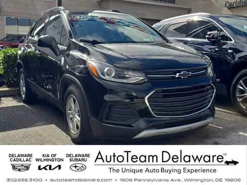 Used 2020 Chevrolet Trax LT w/ Driver Confidence Package FWD image 1