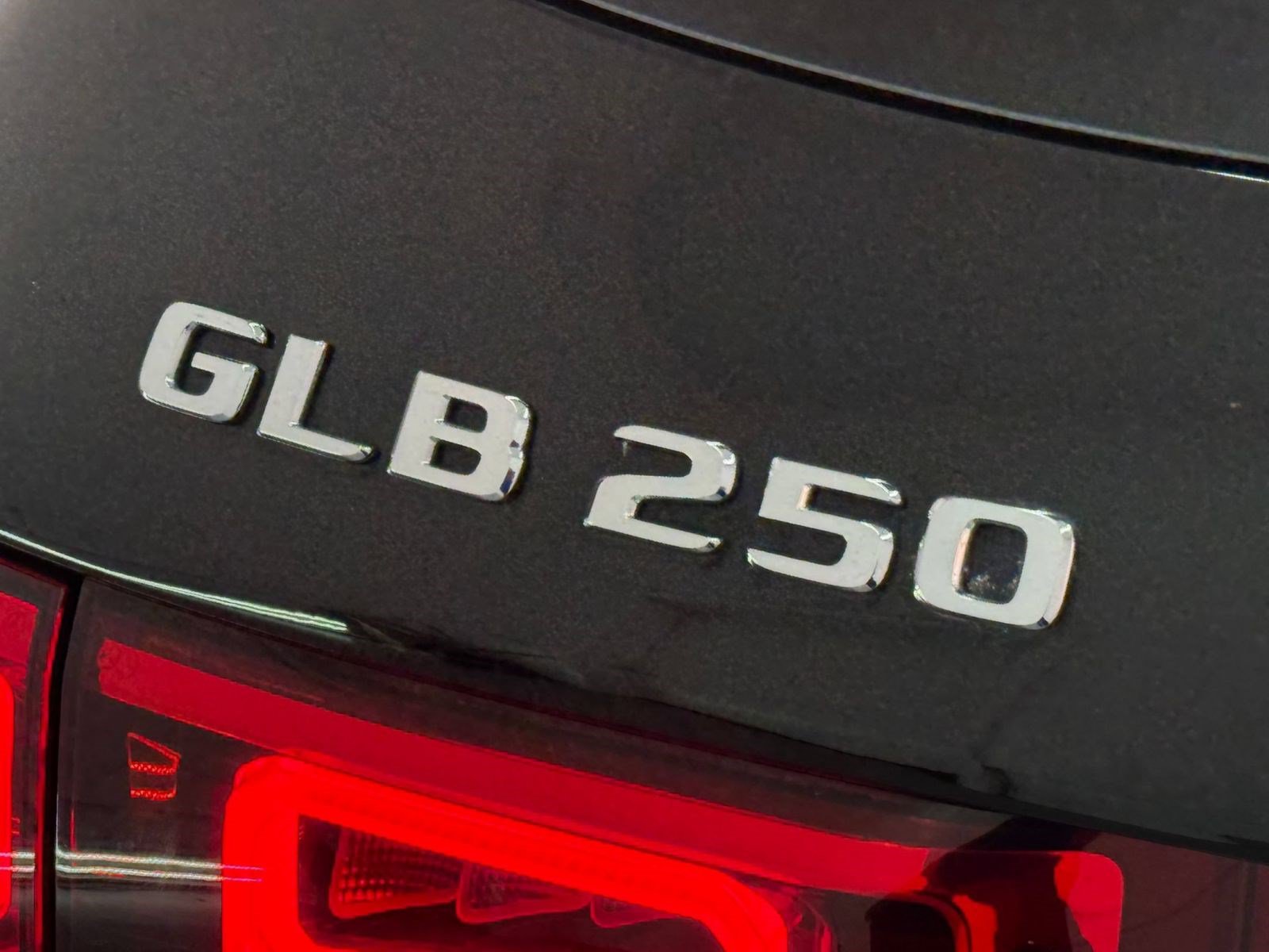 Used 2022 Mercedes-Benz GLB 250 image 25