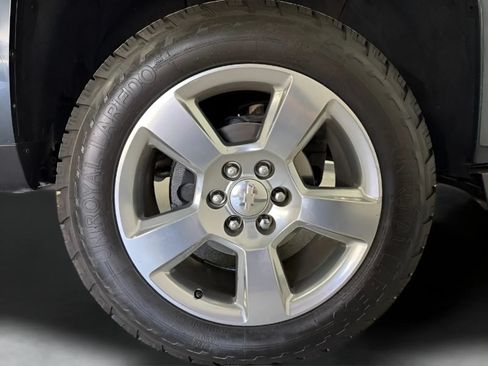 Used 2018 Chevrolet Silverado 1500 LT w/ All Star Edition AWD/4WD image 28
