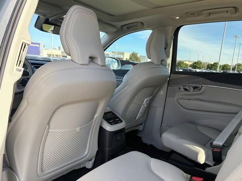 Certified 2023 Volvo XC90 T8 Plus image 32