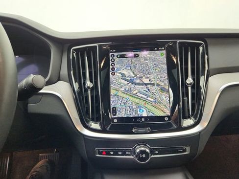 Certified 2024 Volvo S60 B5 Plus image 32