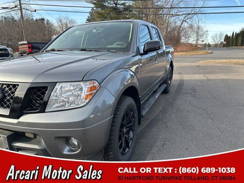 Used 2020 Nissan Frontier SV w/ Midnight Edition Floor Mats image 9