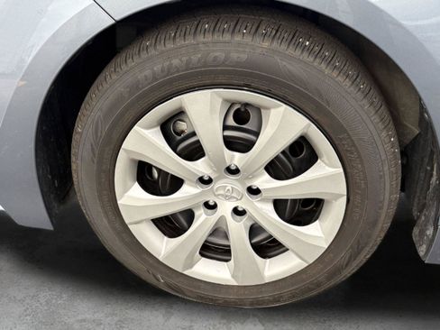 Used 2025 Toyota Corolla LE FWD image 10