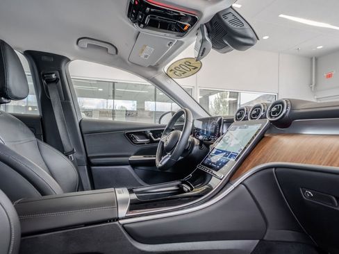 Used 2025 Mercedes-Benz GLC 350e 4MATIC image 17