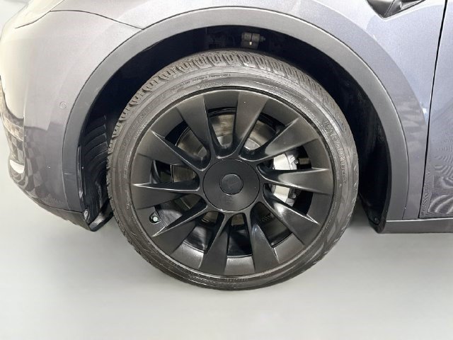 Used 2022 Tesla Model Y Long Range AWD/4WD image 36