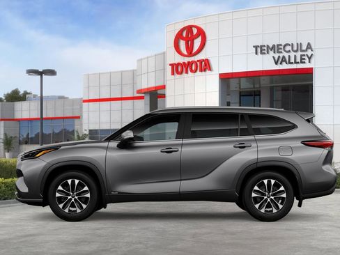 New 2026 Toyota Highlander XLE image 6