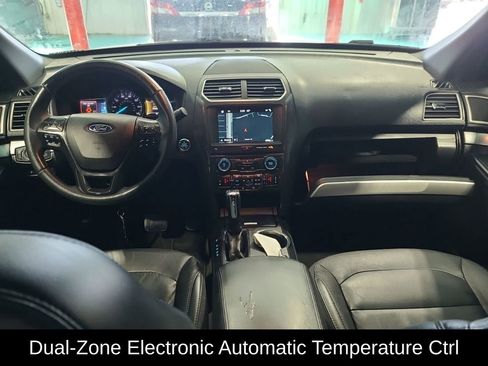 Used 2017 Ford Explorer XLT w/ Equipment Group 202A image 10