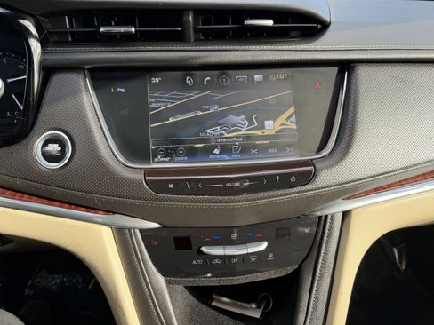 Used 2017 Cadillac XT5 Luxury w/ Driver Awareness Package image 4