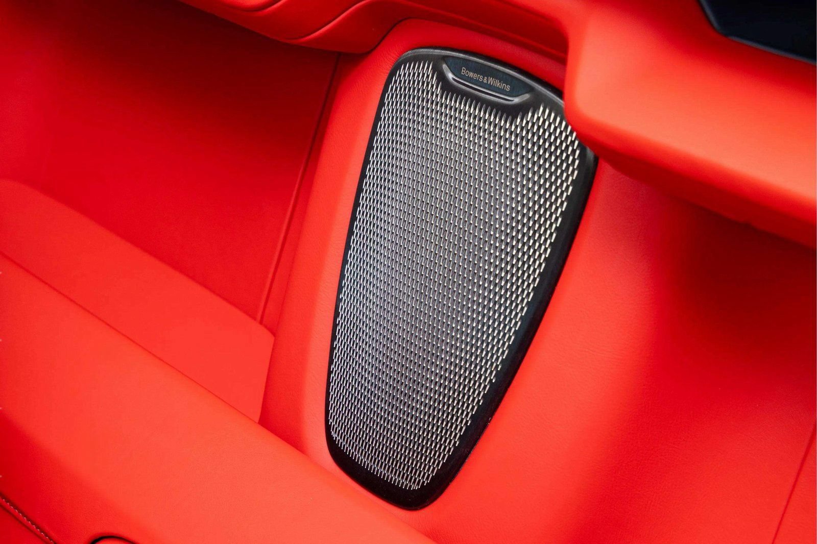New 2026 Aston Martin Vanquish Convertible RWD image 41