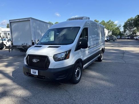 New 2026 Ford Transit 250 148 Medium Roof w/ Load Area Protection Package RWD image 4