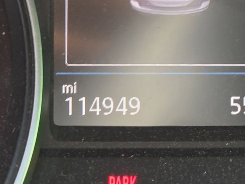 Used 2019 Volkswagen Atlas SE w/ Towing Package image 11