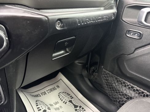 Used 2021 Jeep Wrangler Unlimited Sport image 24