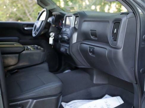 Used 2020 Chevrolet Silverado 1500 Custom w/ Custom Value Package AWD/4WD image 27