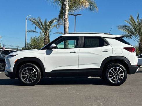 New 2026 Chevrolet TrailBlazer LT w/ LPO, Blackout Package AWD/4WD image 7