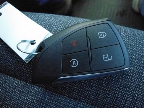 New 2026 GMC Terrain Elevation w/ LPO, Floor Liner Package image 32