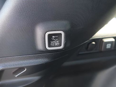 Used 2024 Jeep Grand Cherokee Limited AWD/4WD image 28