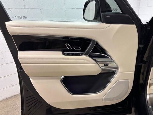 Used 2024 Land Rover Range Rover SE image 24