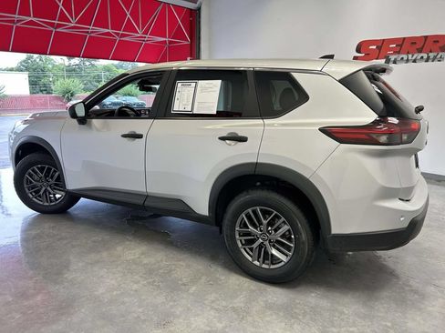 Used 2024 Nissan Rogue S AWD/4WD image 6