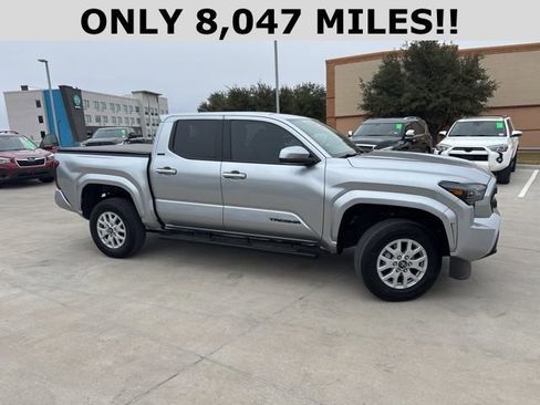 Used 2025 Toyota Tacoma 4x4 Double Cab image 2